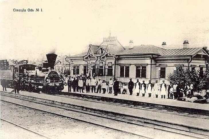 Ранее на месте вокзала Новосибирск-Главный была станция Обь.📷
