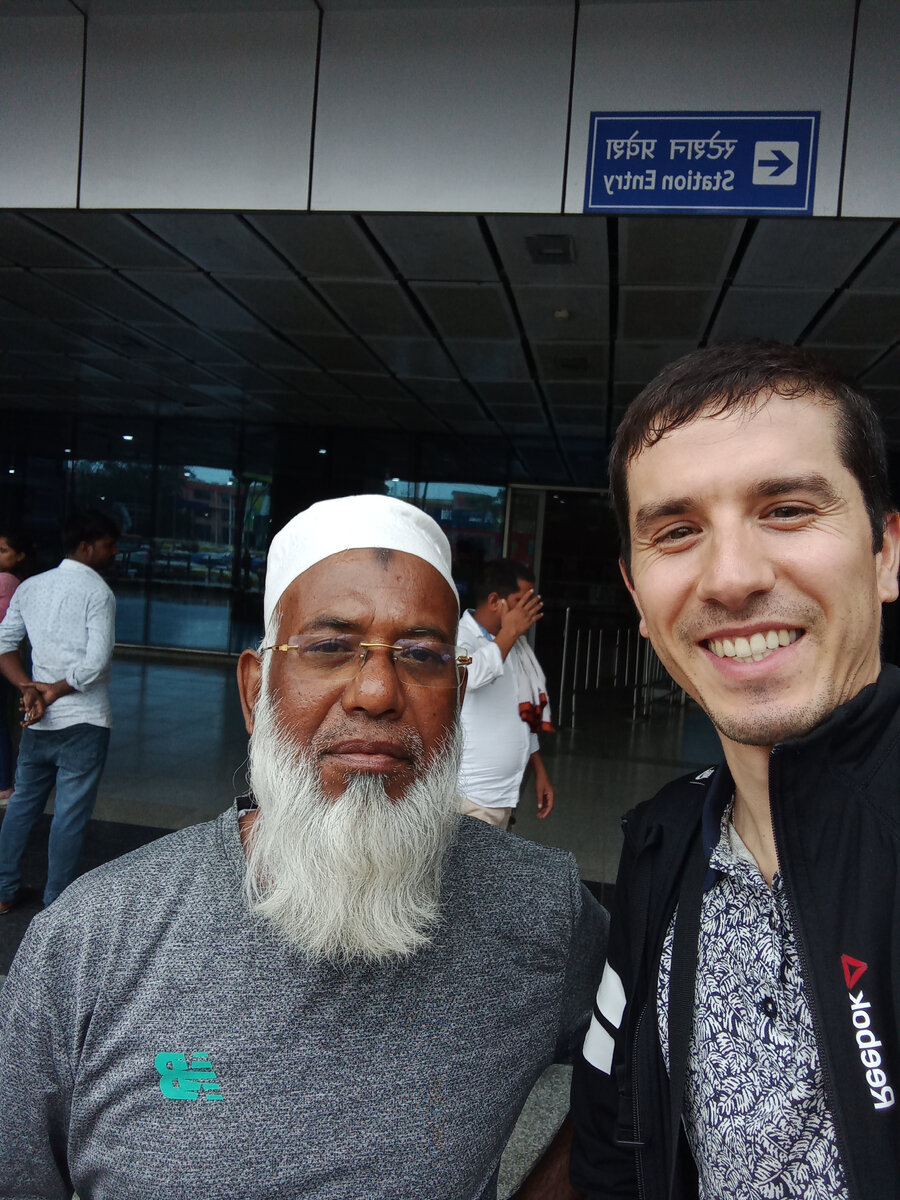 Таксист, который хотел меня развести на деньги.