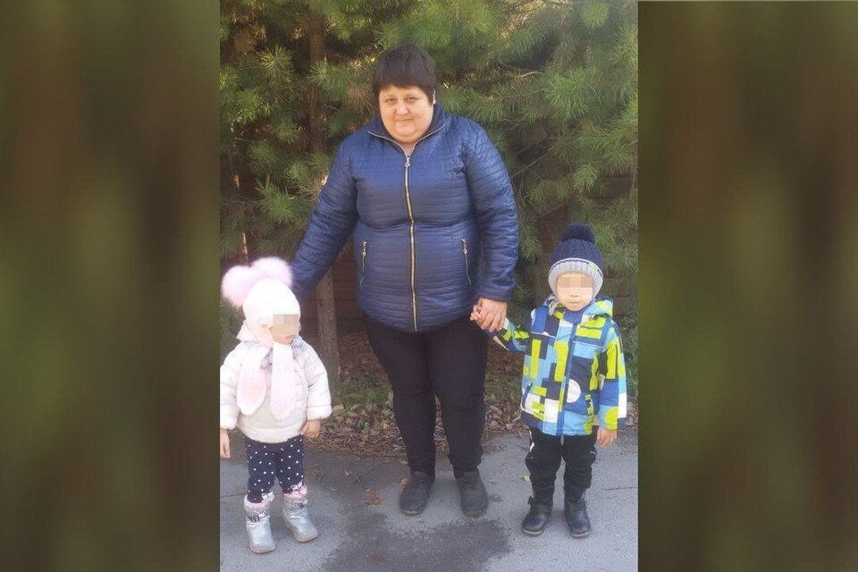 Погибшая Марина Коростелева вместе с внуками. Фото: предоставлено семьей.