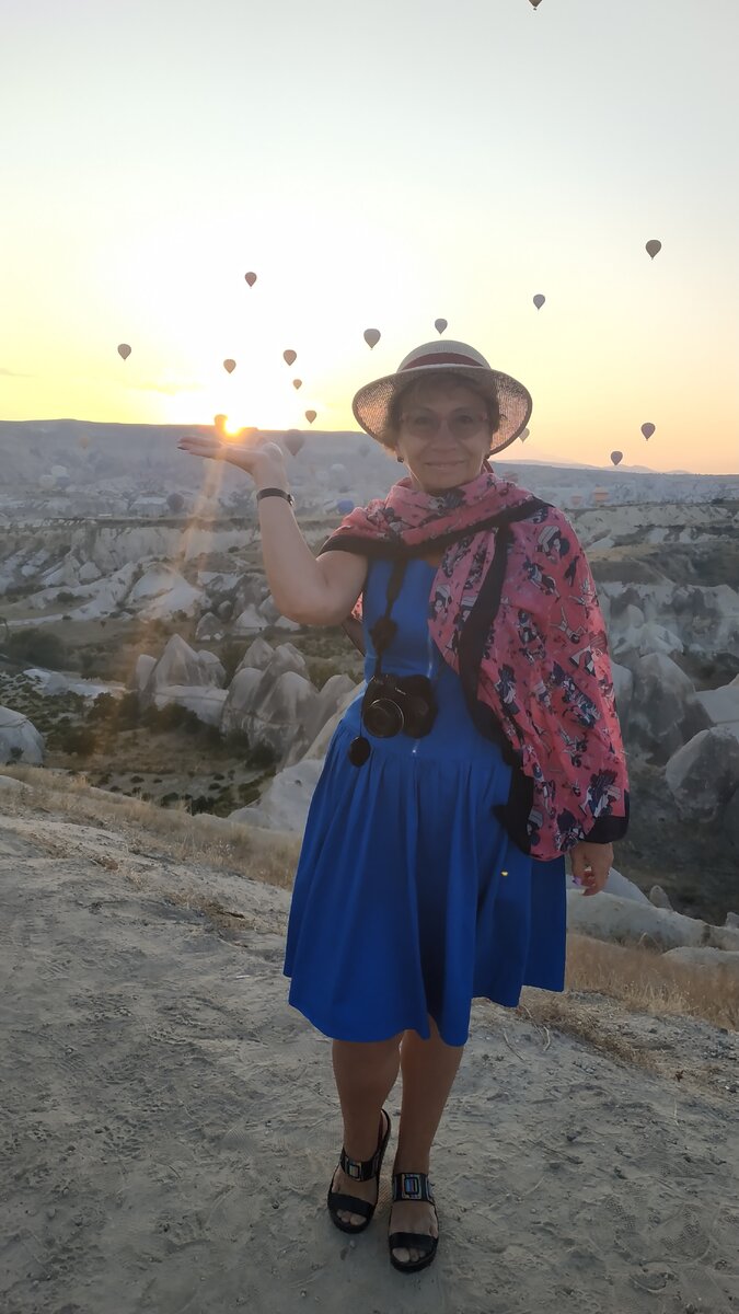 Рассвет в Каппадокии. Взлетают воздушные шары