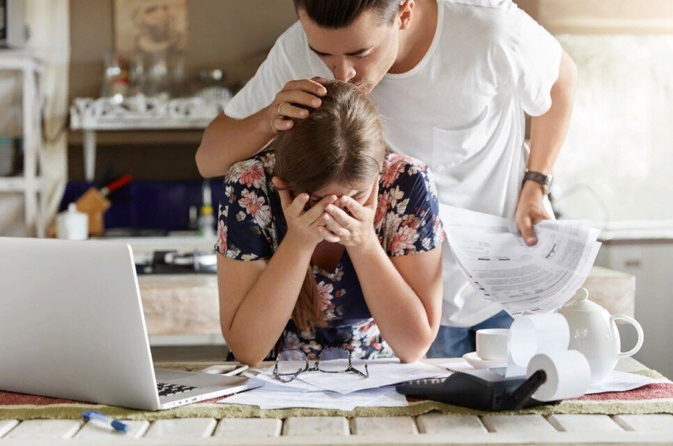 Профессиональные стандарты по должности экономист. Код ведущий экономист. Кем работает экономист. Бухгалтер экономист код профессии. Требуется специалист по связям с общественностью.