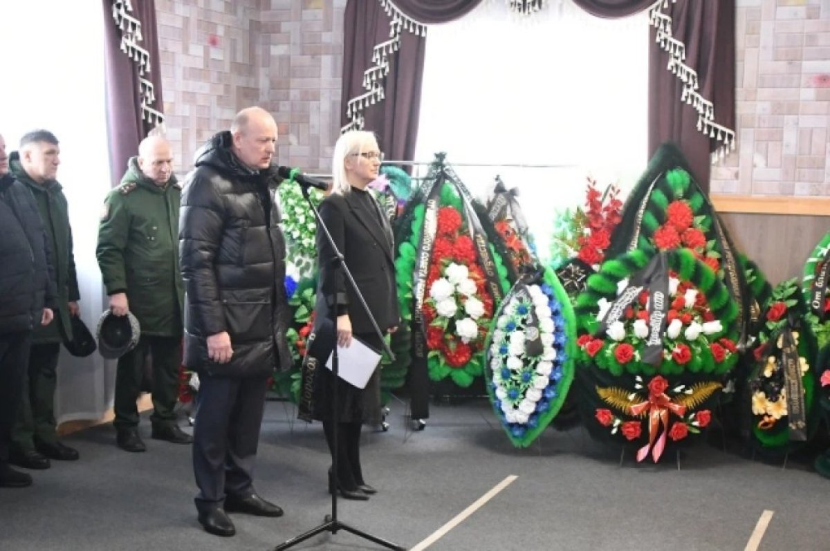    Опубликованы фото с прощания с погибшим подполковником Вадимом Быкасовым