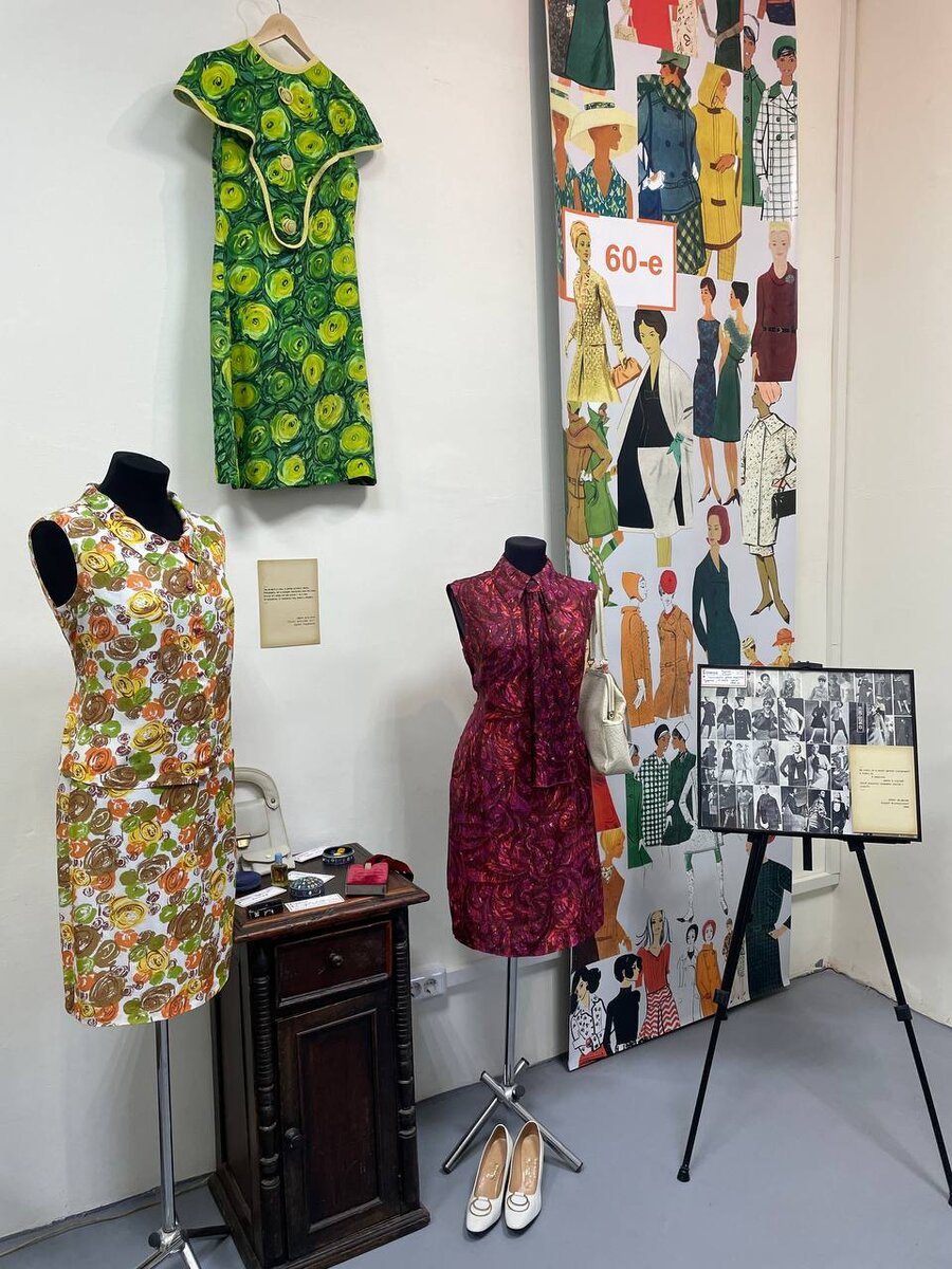 Интегральный музей в Академгородке. Экспозиция нарядов жен академиков 