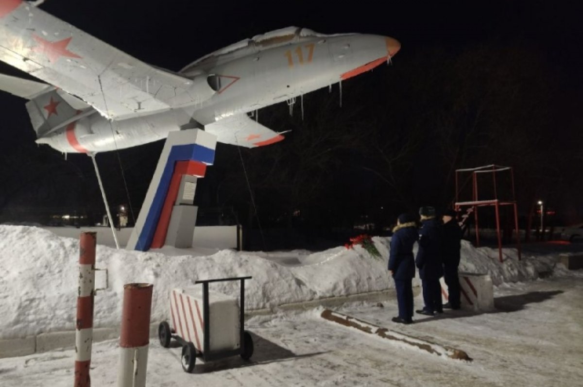    В Авиагородке Оренбурга появился стихийный мемориал погибших лётчиков