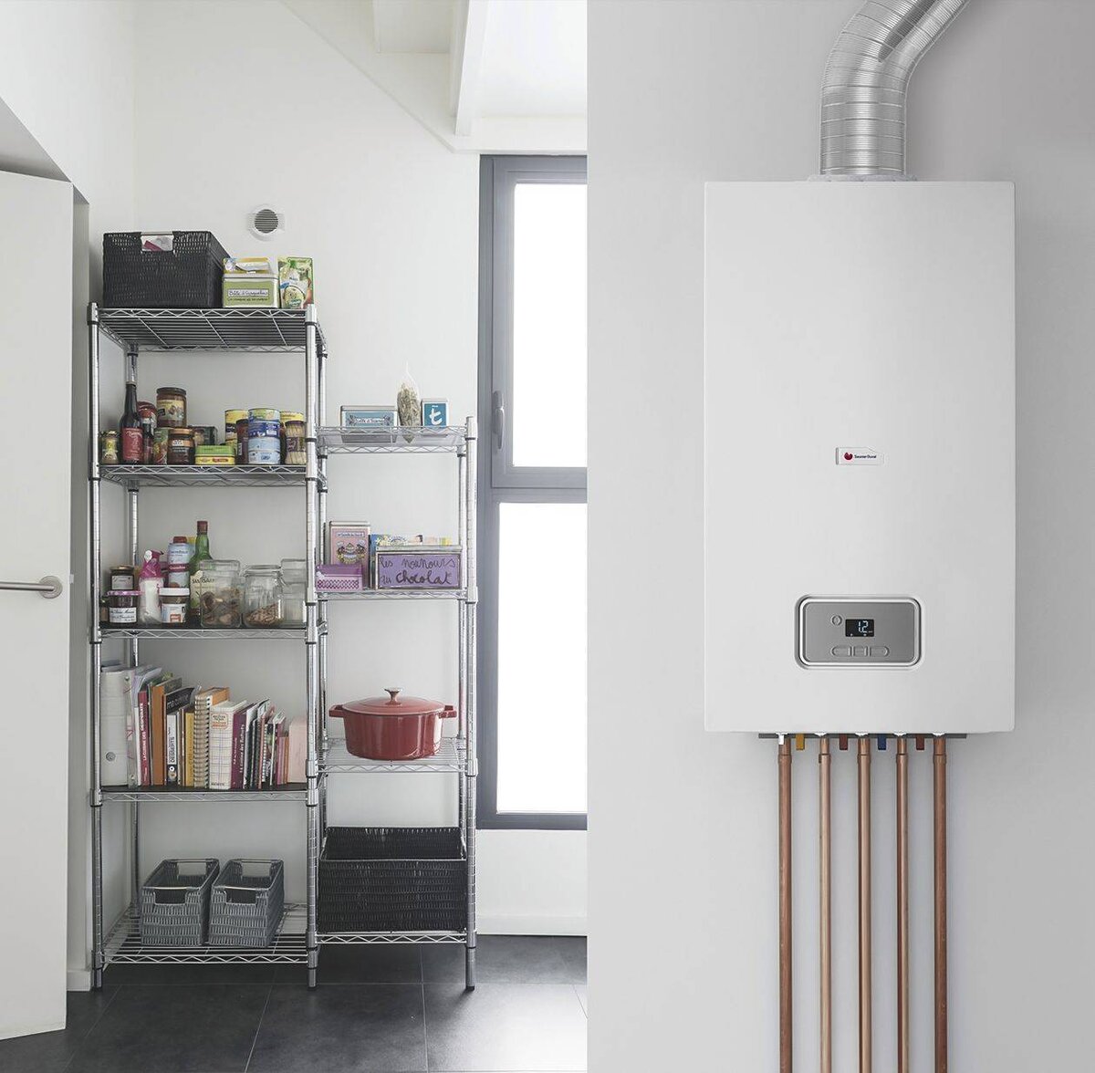 Схема подсоединения газового котла к батареям отопления в частном. Схема подключения настенного одноконтурного газового котла. Схема отопления частного однотрубная система. Отопление частного дома одноконтурным котлом. Схема закрытой системы отопления с насосом.