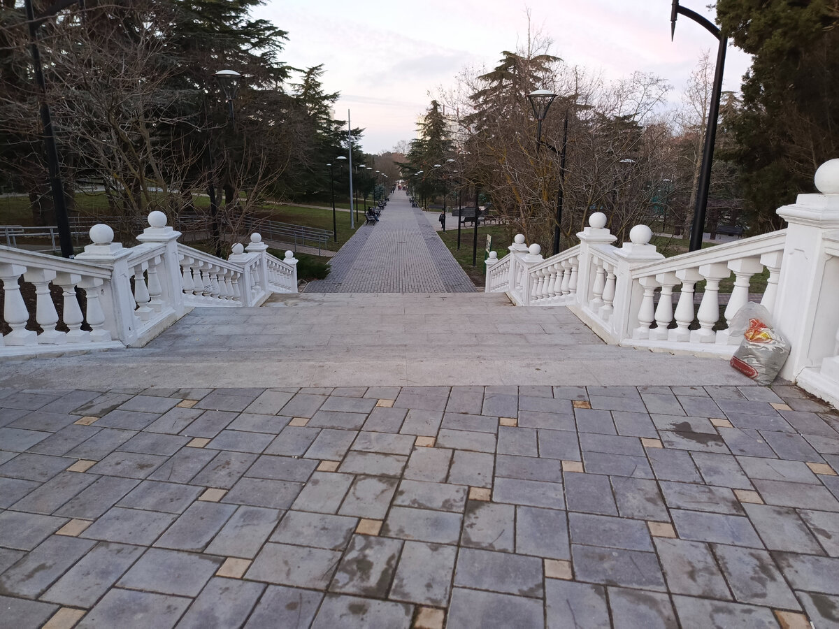 Вход в сквер