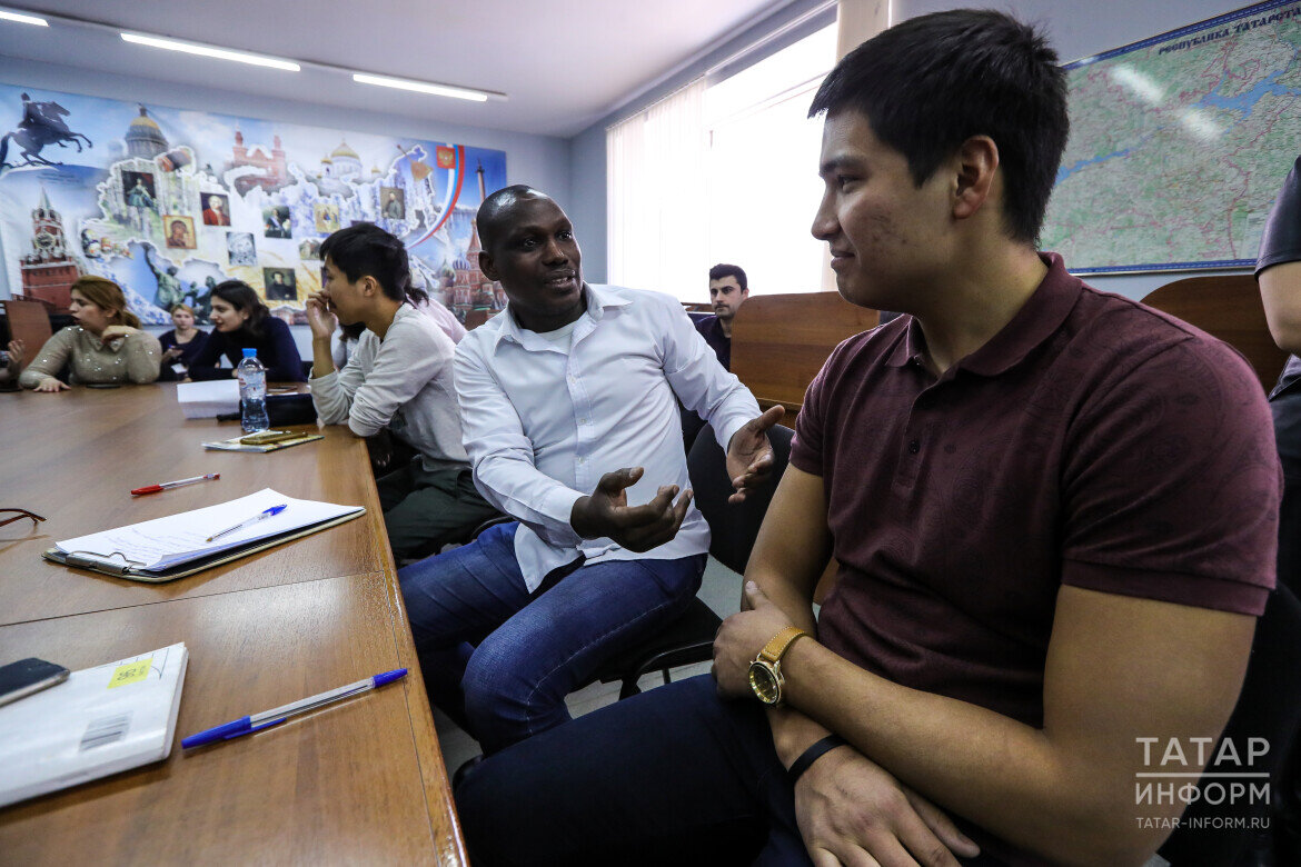 выпускной в вузе.