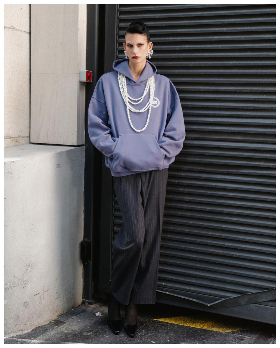 Модель Planta Rosa. Источник фото https://theblueprint.ru/fashion/shopping/na-smenu-cepam-prisel-zemcug-30-modnyh-vesej-i-ukrasenij-s-nim