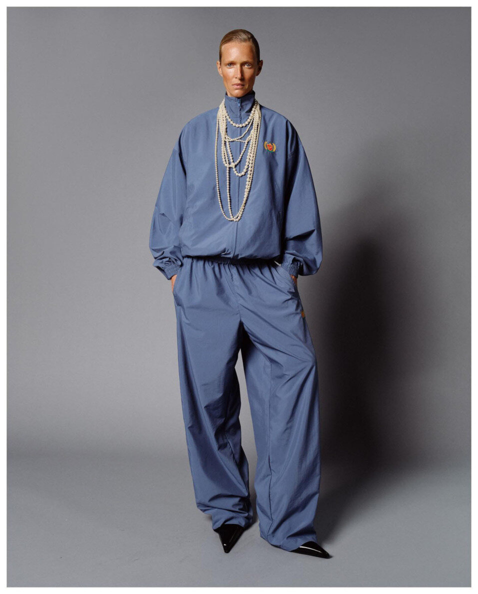 Еще один вариант. https://theblueprint.ru/fashion/shopping/na-smenu-cepam-prisel-zemcug-30-modnyh-vesej-i-ukrasenij-s-nim