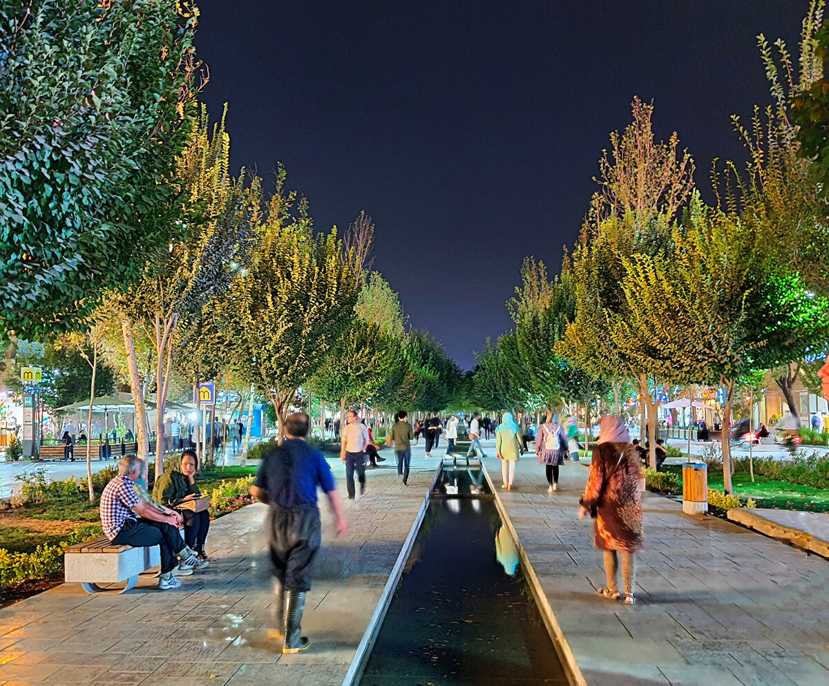 Бульвар Чахар Баг - "Четыре Сада"