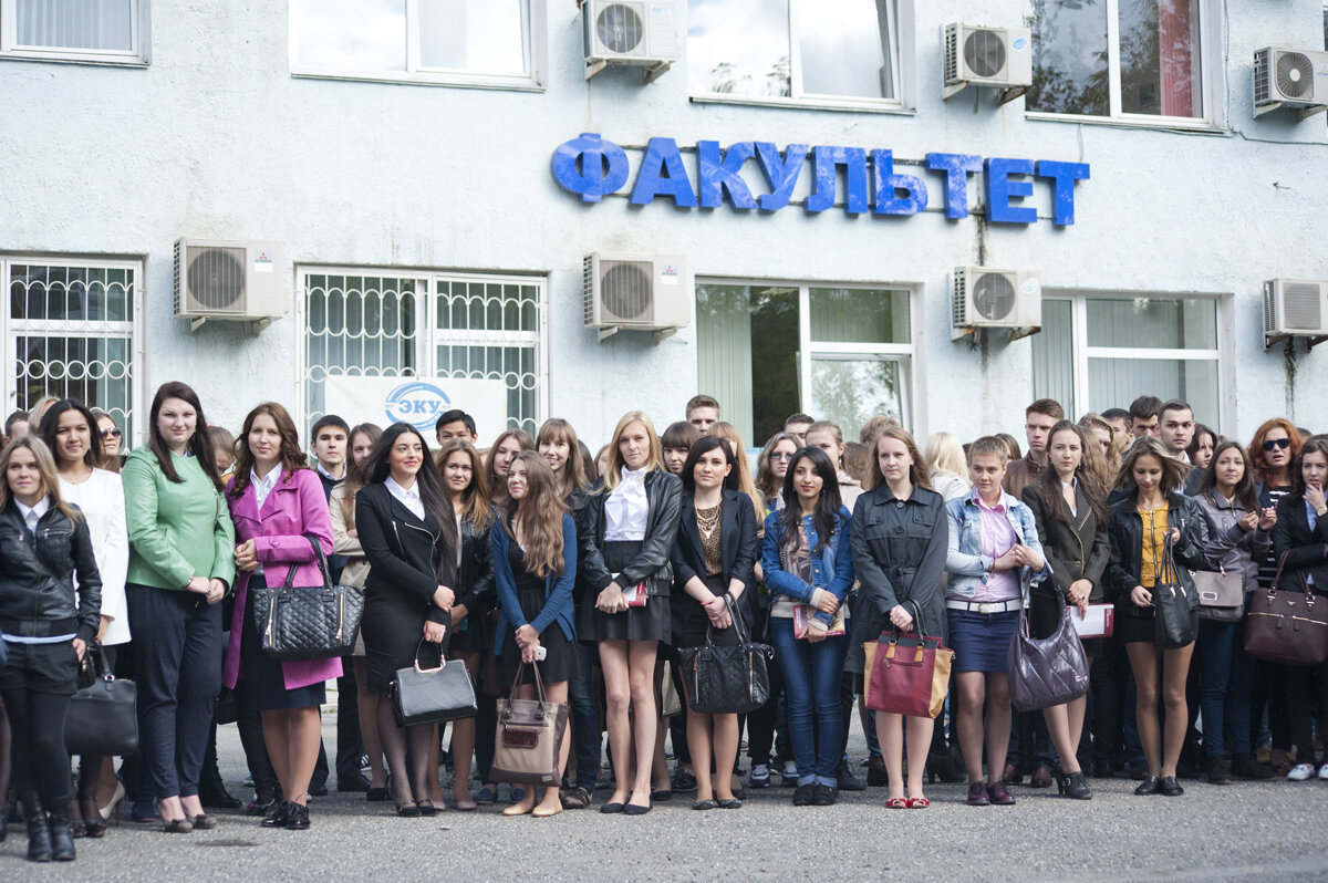 сколько получают стипендию. академическая и социальная стипендия что это. размер повышенной стипендии. можно ли учиться заочно на бюджете. студенты стипендия инфографика.