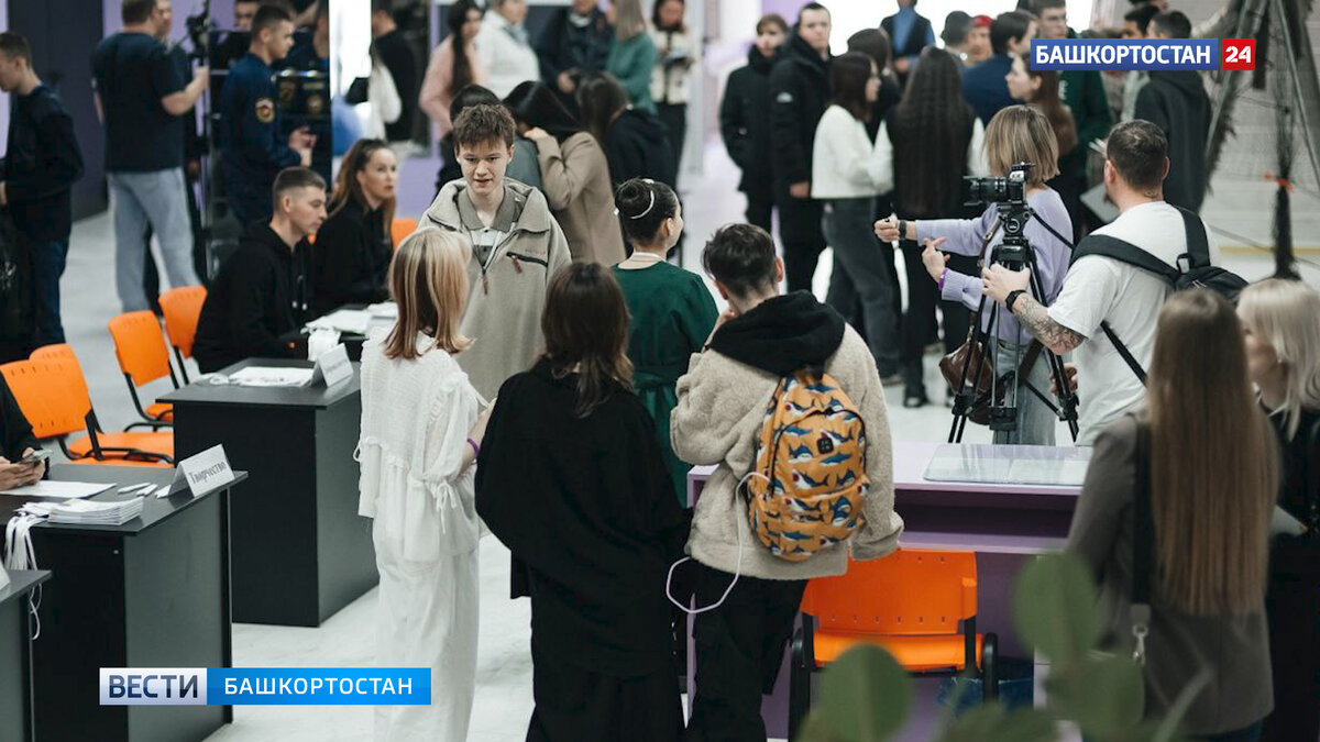    Глава РБ Радий Хабиров рассказал об открытии творческого пространства для молодежи в Нефтекамске