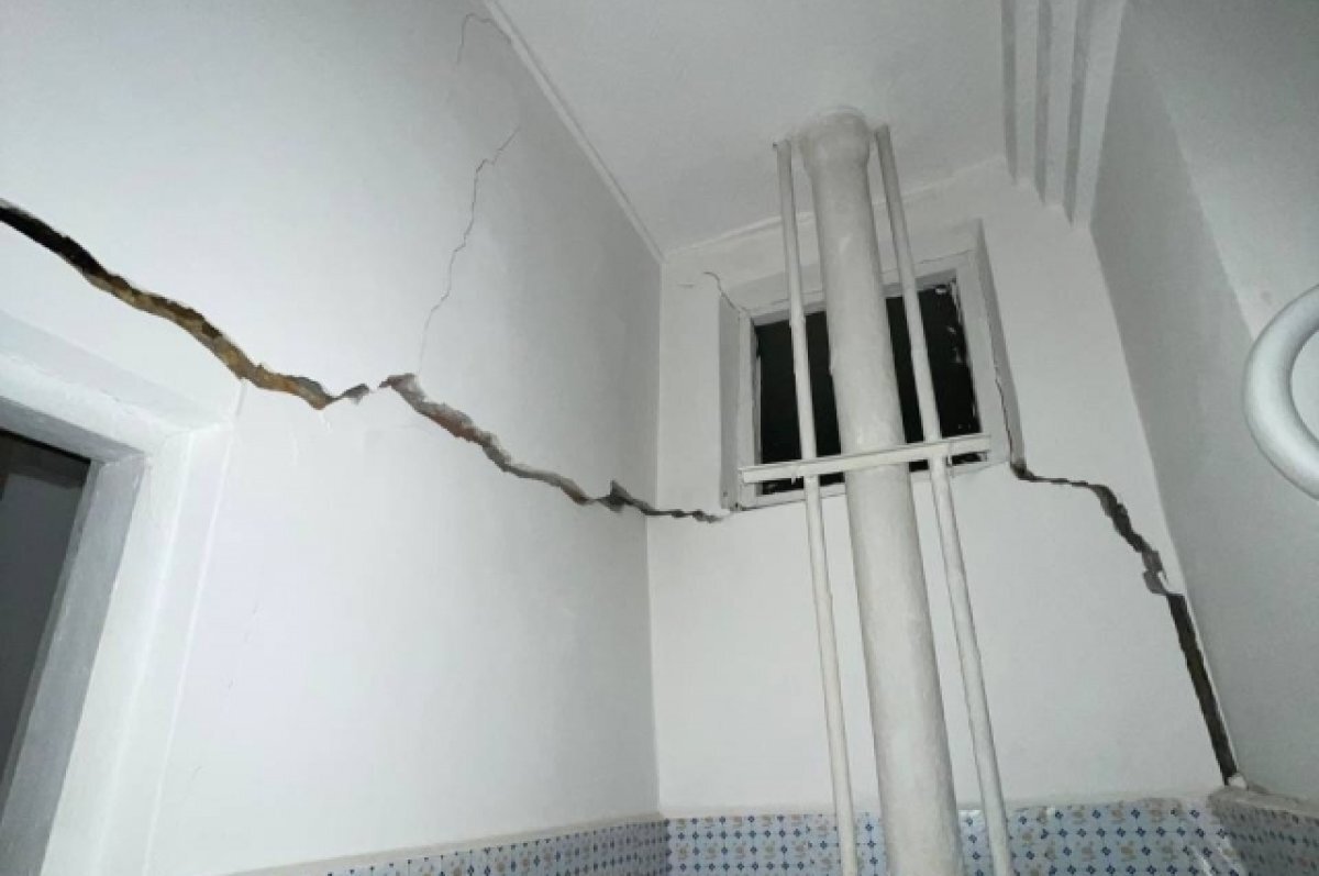    В доме на ул. Партизанской в Барнауле стены треснули из-за стройки рядом