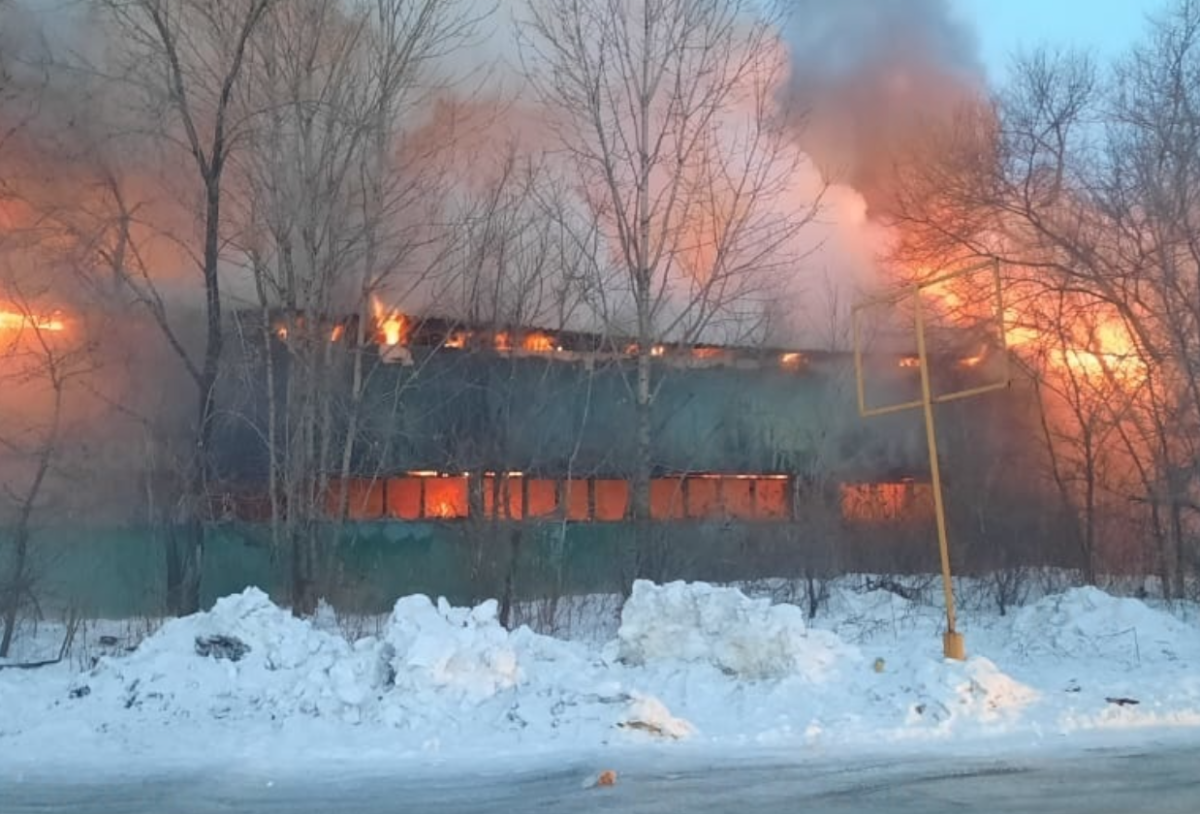    В ЕАО сгорел склад с техоборудованием из-за небрежности рабочих