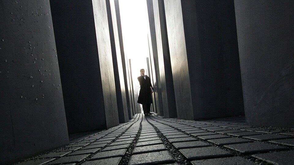  27 января во всем мире отмечают Международный день памяти жертв Холокоста. Эта дата напоминает нам о леденящих кровь преступлениях фашистской Германии – массовых убийствах евреев.-10