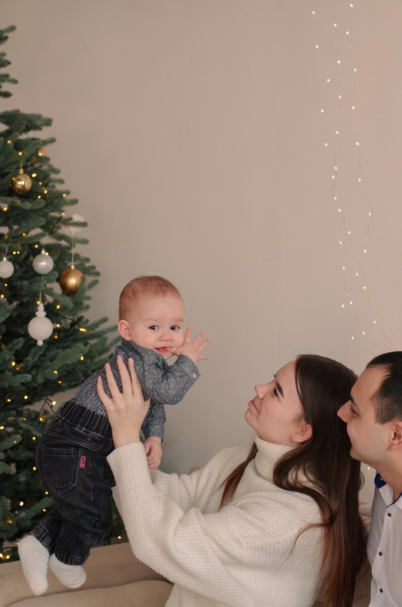 художник томас ален капера. осень дождь любовь. высказывания фаины раневской про новый год. фаина раневская про новый год. влюбленные у окна.