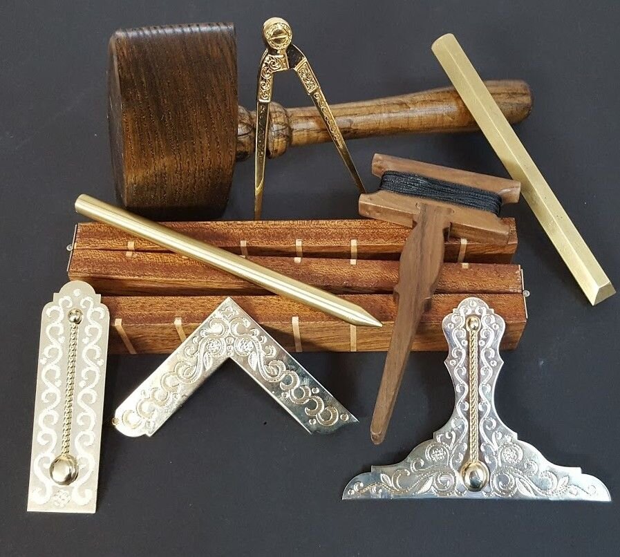 Инструменты вольных каменщиков ставшие символами спекулятивных масонов