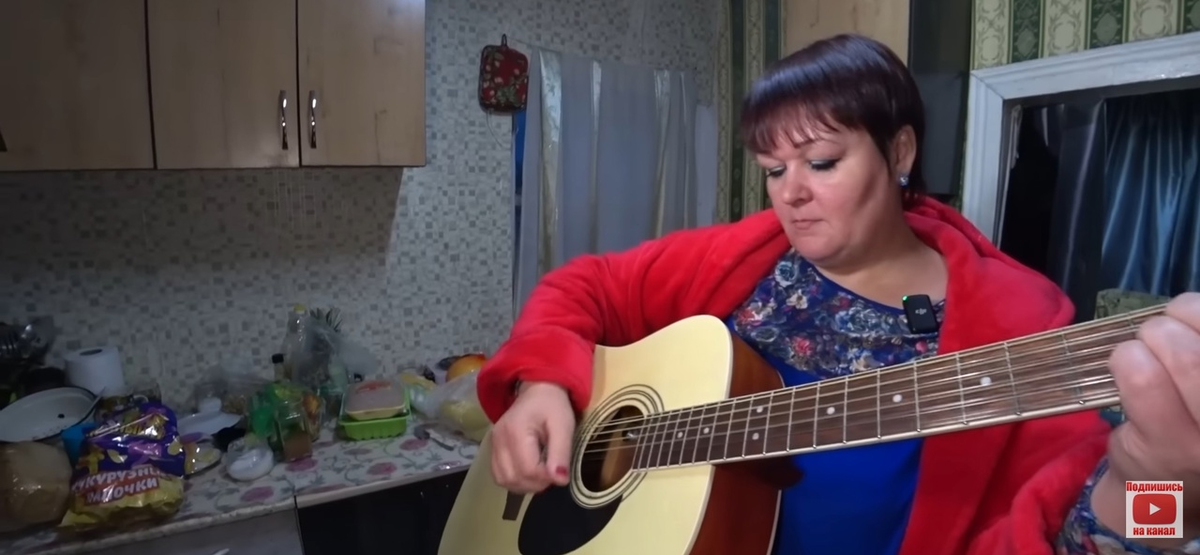 Педагог музыкант. Под музыку учитель. Занятия скрипкой. Дети на музыкальном занятии. Под музыку учитель.