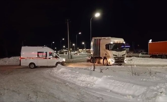 фуры на дорогах россии. заезд на фуре. заезд на фуре. фуры в россии. грузовая фура.