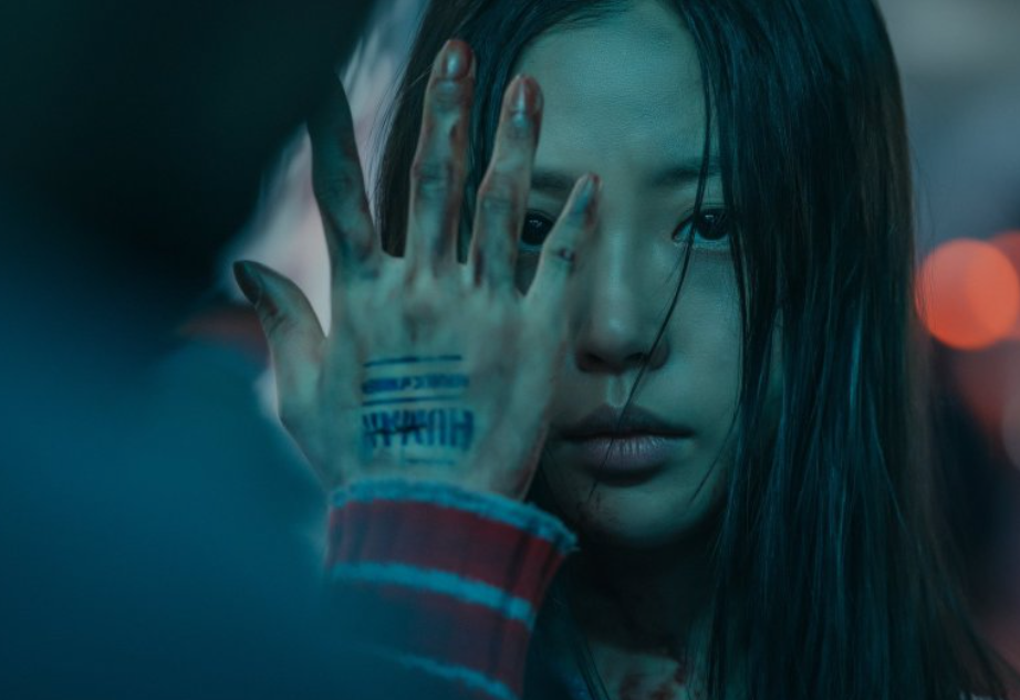 Милый дом 2 (2023) – южнокорейский сериал, относящийся к жанру фэнтезийного триллера, ужасов и драмы. Сериал от платформы Нетфликс, состоит из 8 серий.-2