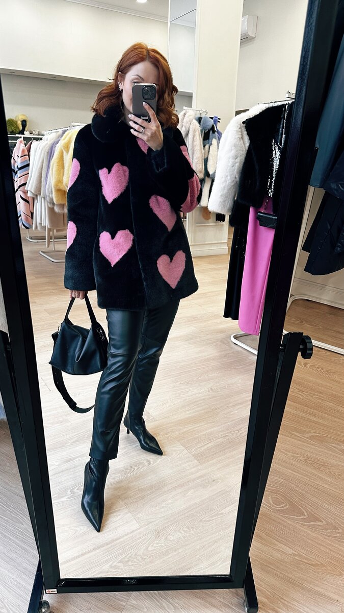 Шубка из эко меха. Цветная шуба. Шуба искусственный мех вера якимова. Шубы из эко меха тиссавель. Шуба софия экомех.