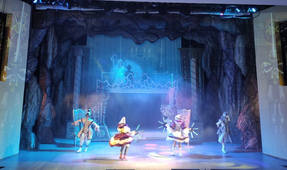 спектакль снежная королева длительность. снежная королева тюз красноярск. спектакль снежная королева тюз красноярск. тевтр юнноого ззритетеля снежная королева. спектакль снежная королева длительность.
