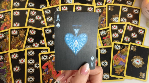 колода игральных карт. игральные карты когда встречу. гадание на игральных картах. игральные карты когда встречу. красивые карты для пасьянса.