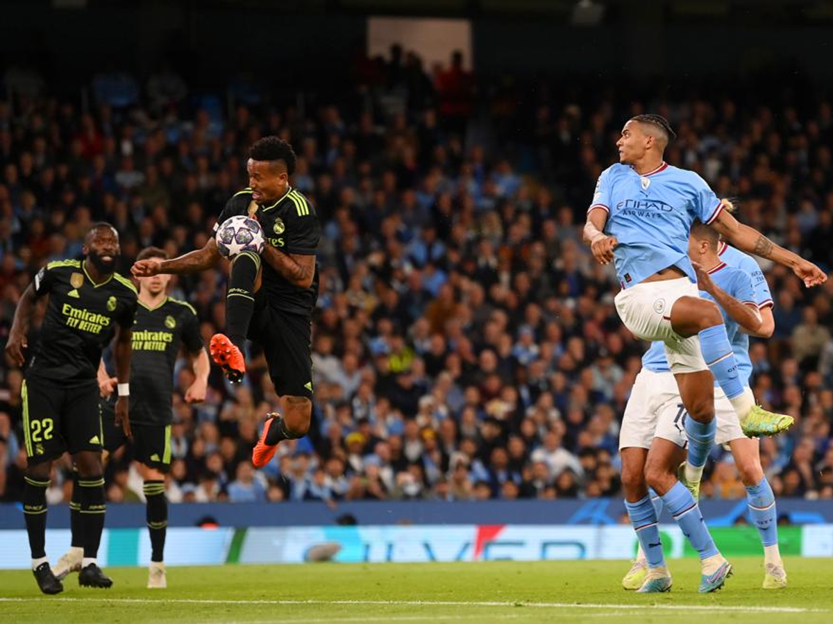 Real manchester city live. Реалмаечестер Сити 0:4. Аканджи Манчестер Сити. ФК ман Сити. Реал Манчестер Сити.