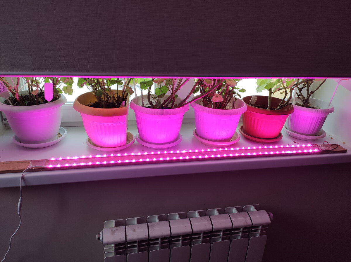 Ткацкий станок древнего рима. Вертикальный ткацкий станок египет. Горизонтальный ткацкий станок средневековья. Примитивное устройство. Вертикальный ткацкий станок вятичи.