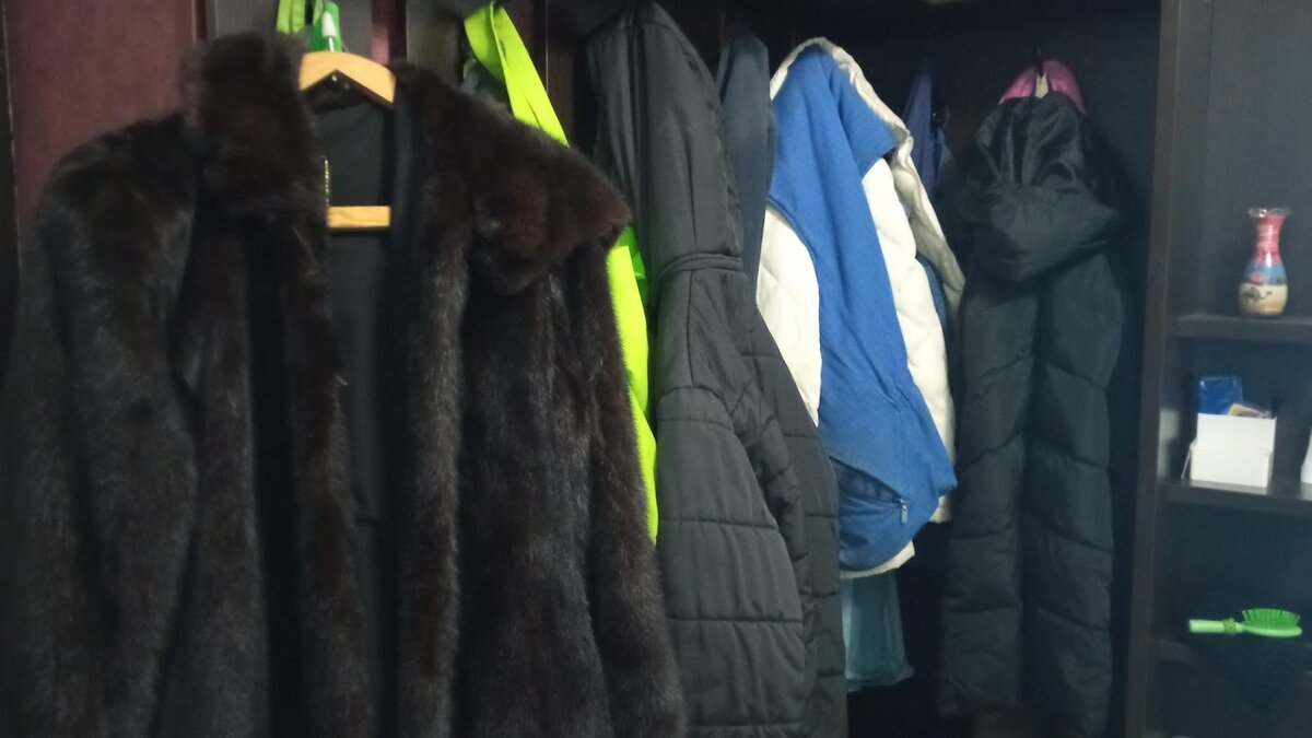 сломанные вещи. стирка колготок. реконструкция старых вещей своими руками. вонючие предметы. случайно испорченная вещь.