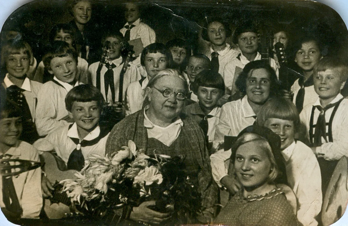 Ист жен. Непал девушки. Ист жен. Ист жен. Женщина 40 лет на белом фоне.