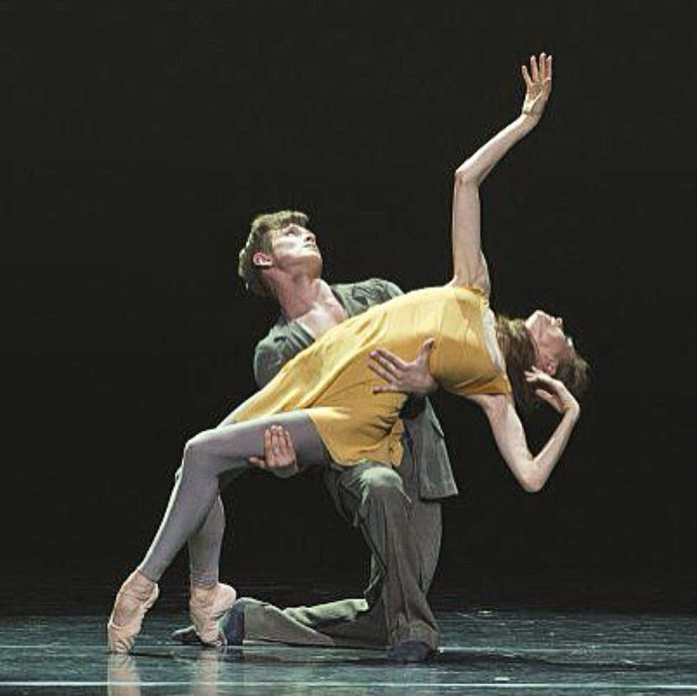 название для команды танцоров. названия для команд хип хоп. виды танцев современных. футболки для танцевального коллектива. танцевальные команды.