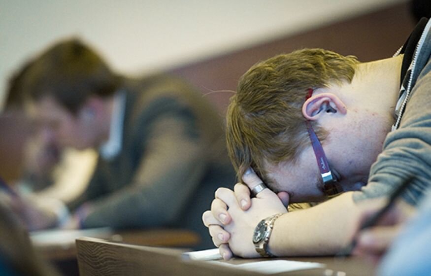    «Должны думать об учебе, а не о выживании»: Стипендии повысят до уровня МРОТ?