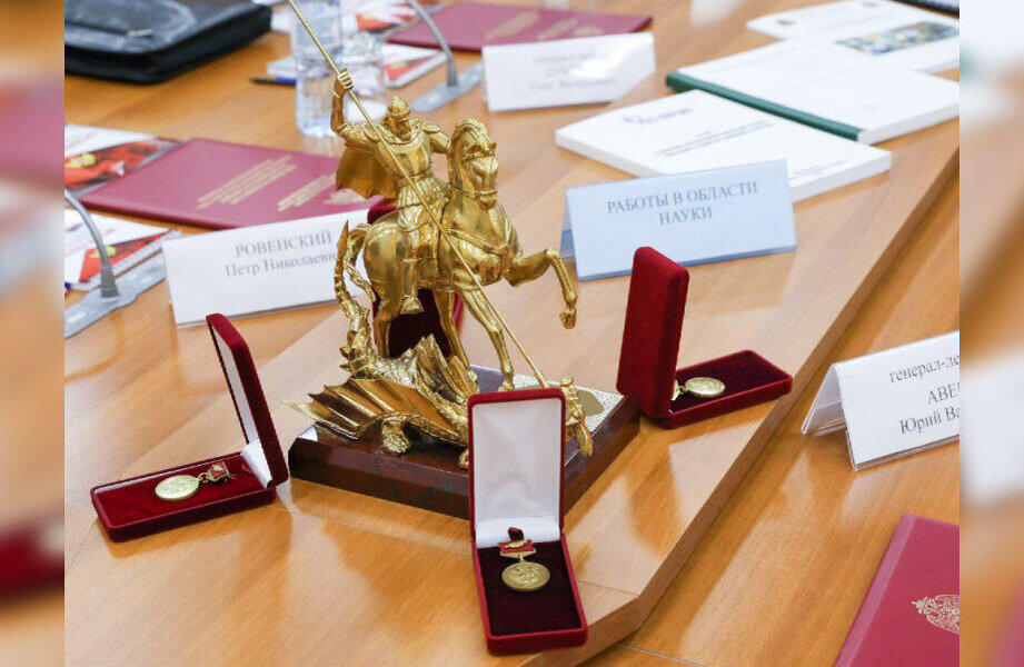 инновационный научно-технологический центр «сириус». наука и техника иваново. руководитель сириуса. ученый фото. наука.