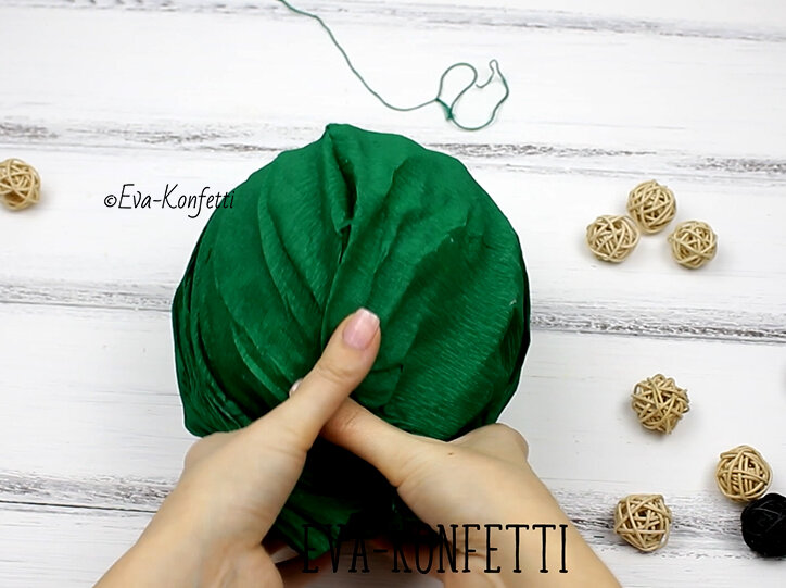 золотой шар. золотой шар 3203. эксклюзивные елочные шары. украсить пенопластовый шар к новому году. ключик из шаров.