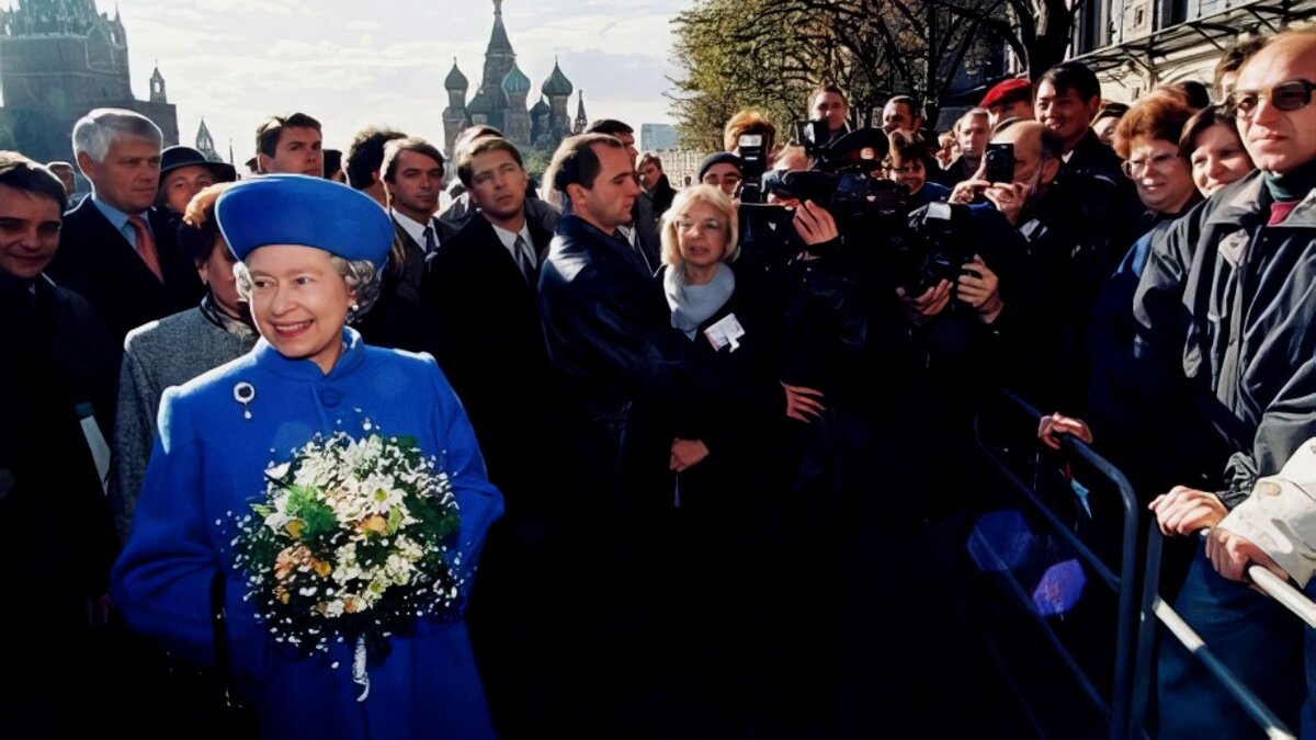 сторонники ельцина 1993. жирик в 90 х. ельцин 1990-е. егор гайдар 1993. политика начала 90 х годов.