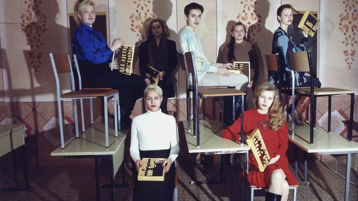 90е стиль ссср. лихие 90-е мода. девушки 90 х фотографии. девушки 90 х фотографии. женщины в 90-е.