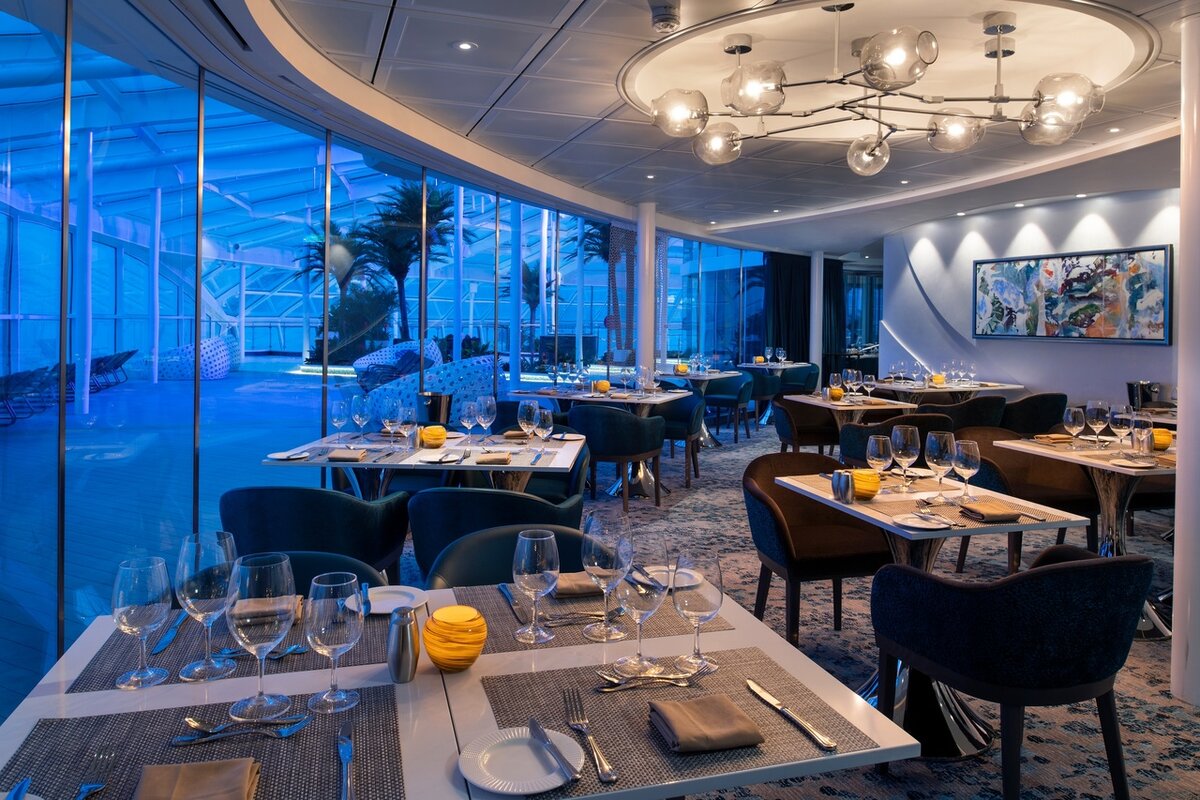 Quantum of the Seas лайнер ресторан