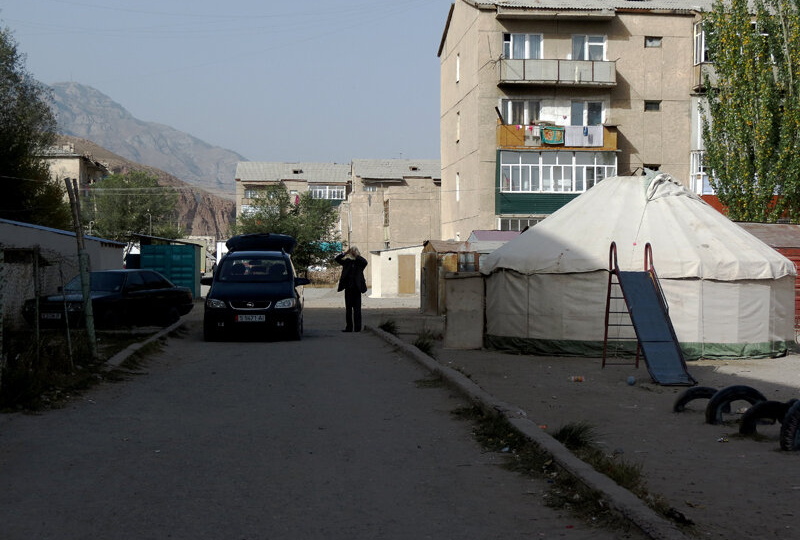 Самая аутентичная Киргизия. Как живёт город в сердце Тянь-Шаньских гор?