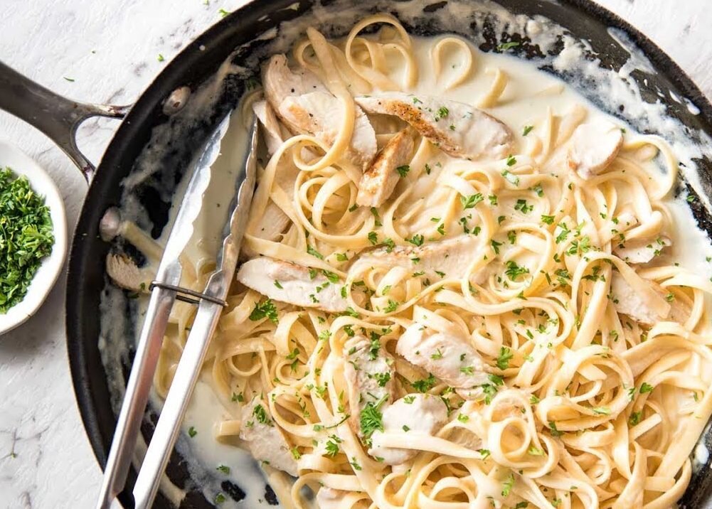 цветная паста.