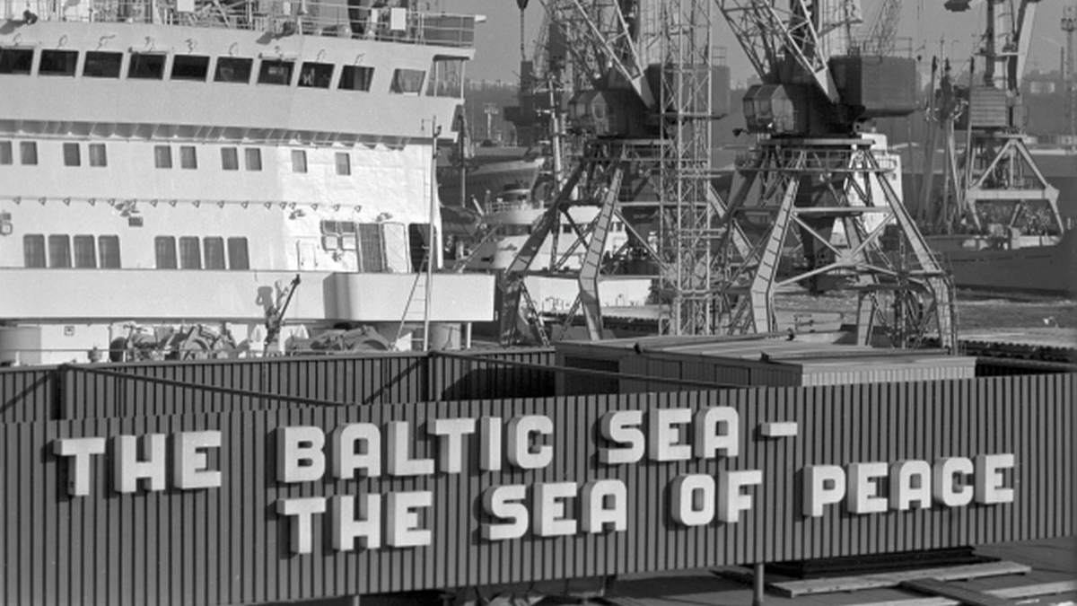 Как знаки зодиака наступают на грабли. Завтра может не наступить цитаты. Наступит день и ты поймешь. Пока не наступит завтра ты не поймешь как хорошо было сегодня. Мы сами придумываем себе проблемы.