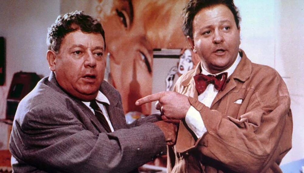 фильм с дженнифер энистон 2019 загадочное убийство. романтические комедии и мелодрамы. почему он? фильм 2016 зои дойч. 50 первых поцелуев фильм. адам сэндлер загадочное убийство.