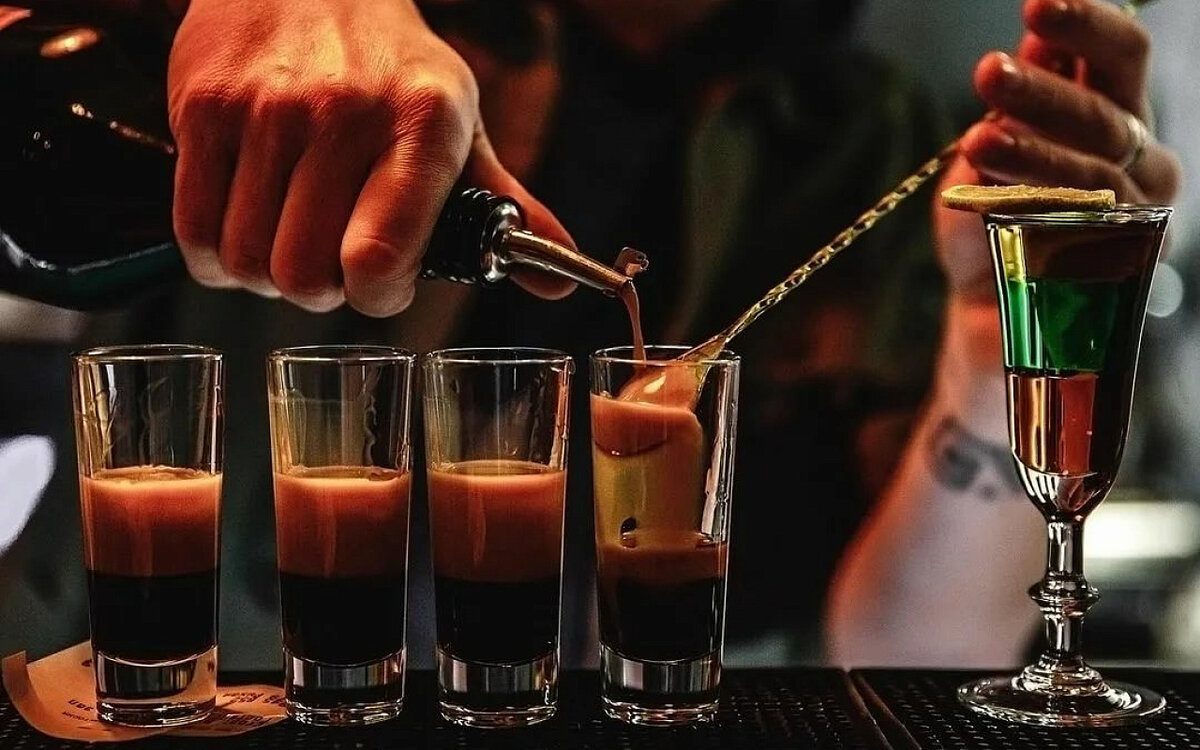 ресторан борис биф ростов-на-дону. ивлев ростов великий покровские ворота. ресторан у бориса ростов-на-дону. страна чудес ростов на дону. передача с ивлевым молодые ножи.