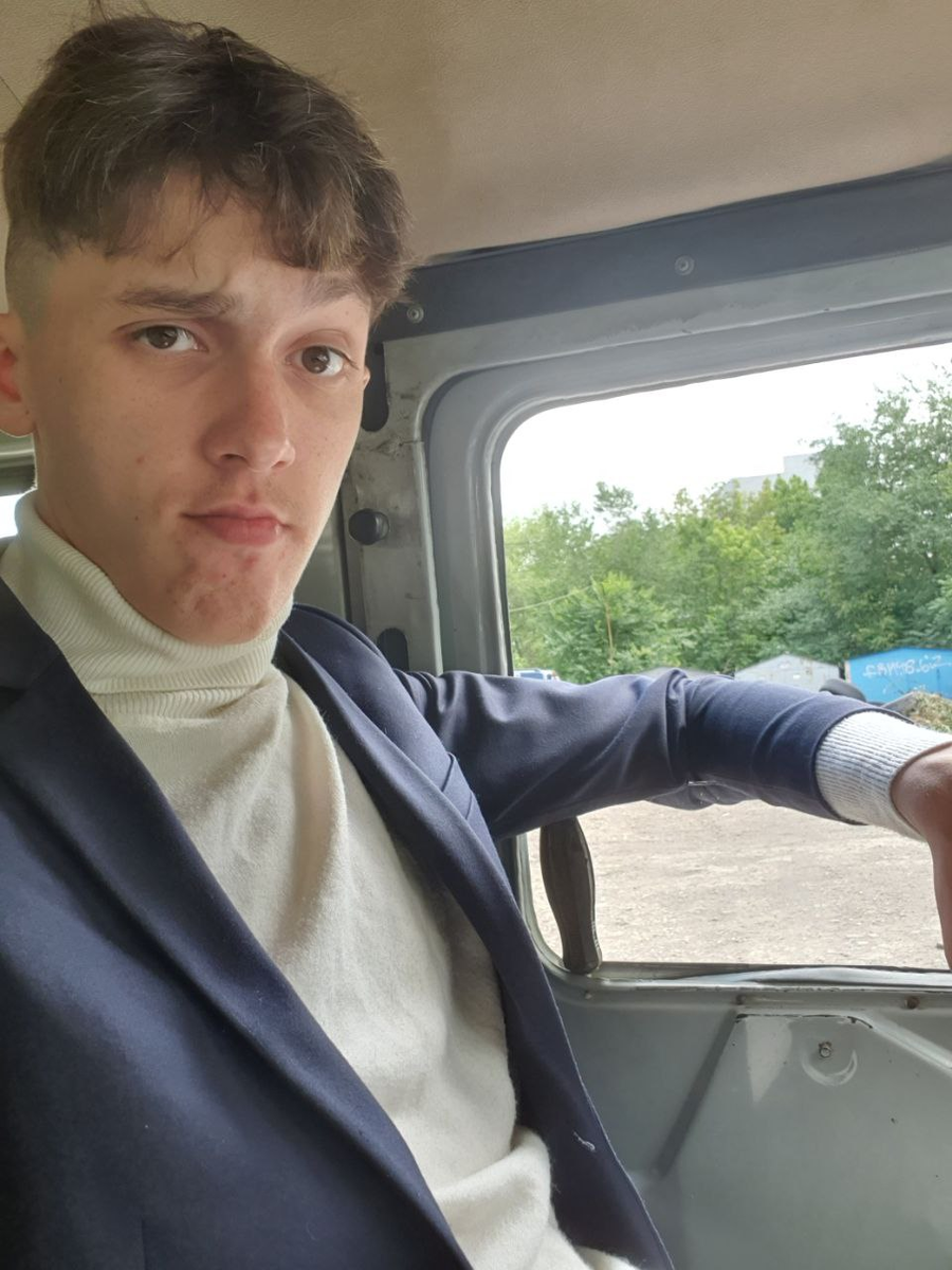 Автор канала и по совместительству водитель кайфовозки 