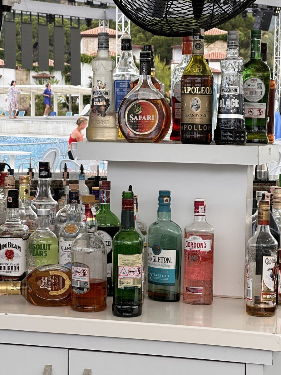 фразы вопроса от продавца к покупателю. как правильно писать. значит как пишется. в кратких прилагательных пишется столько нн. правописание местоимений.