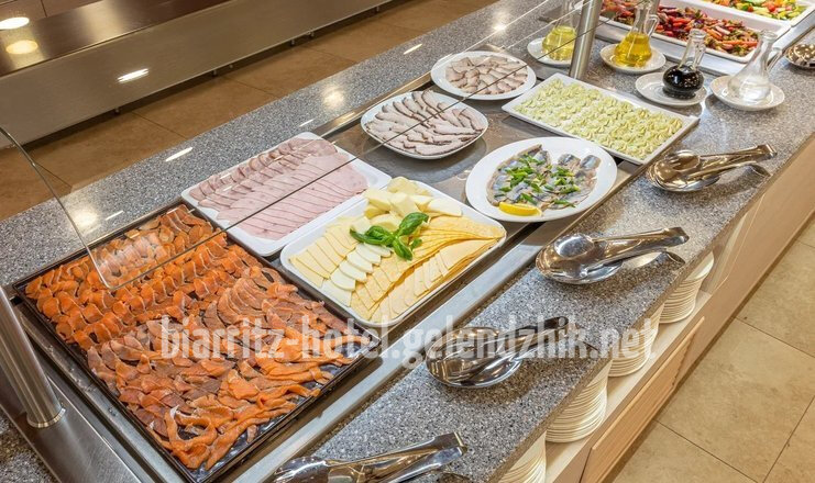 Питание в отелях. Шведская линия турция. Еда шведский стол. Шведский стол ужин. Питание в гостинице.