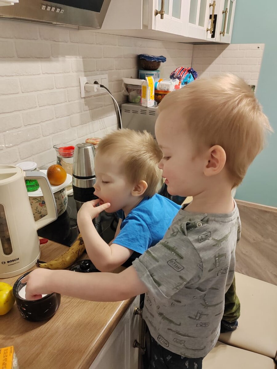 Пробуют сахар