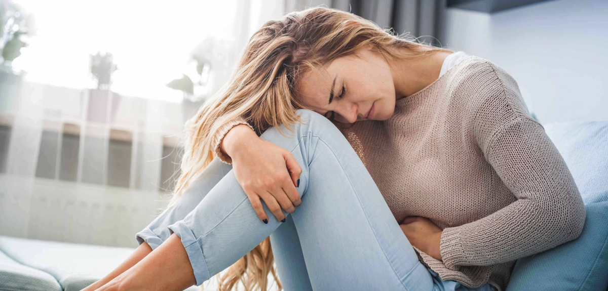 шевеления ребёнка в животе. почему ребенок больно шевелится. почему ребенок больно шевелится. почему ребенок больно шевелится. беременная женщина боком.