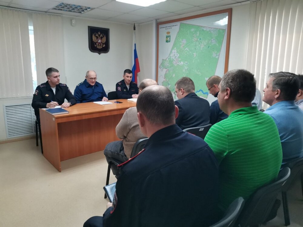 приказ на ответственного за бдд на предприятии образец. ответственное лицо дорожные работы. дорожные строители. документы по эксплуатации автотранспорта на предприятии. директор ростовавтодор азов.