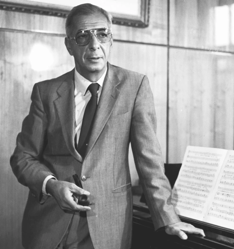 Композитор Микаэл Таривердиев в 1982 г.